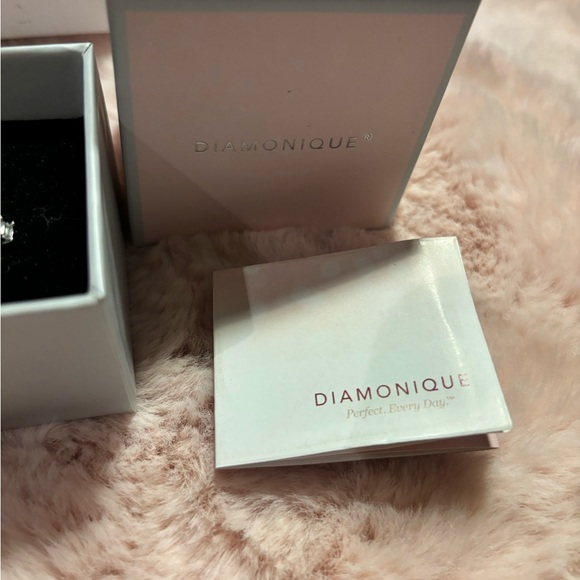 Diamonique Princess cut 2-3 carat solitaire plus band new in box platinum clad - Picture 3 of 4